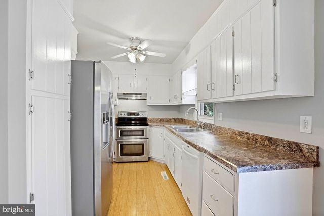 275 EVANS RUN DR, Martinsburg, WV 25405