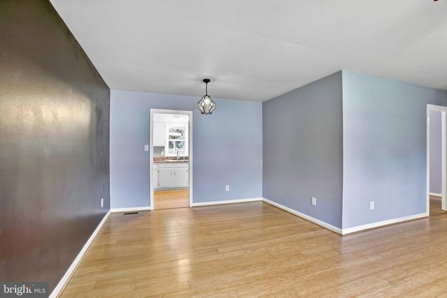 275 EVANS RUN DR, Martinsburg, WV 25405
