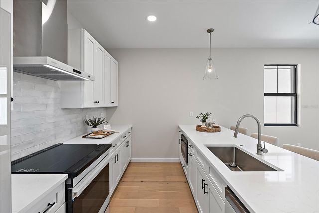 429 11TH AVENUE S, St Petersburg, FL 33701