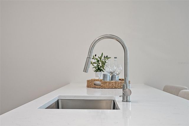 429 11TH AVENUE S, St Petersburg, FL 33701