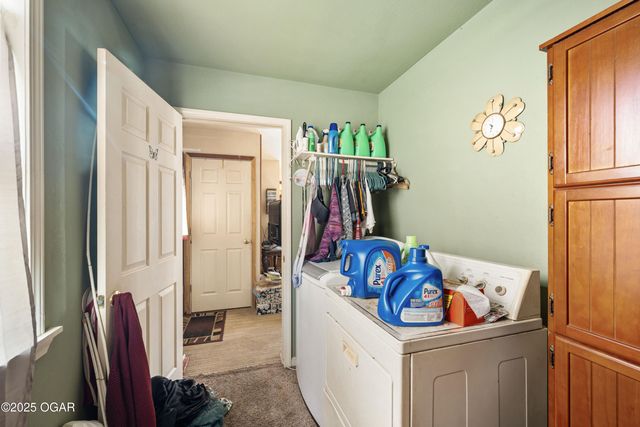 102 N Winfield Avenue, Joplin, MO 64801