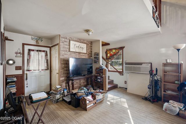 102 N Winfield Avenue, Joplin, MO 64801