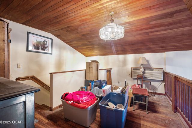 102 N Winfield Avenue, Joplin, MO 64801