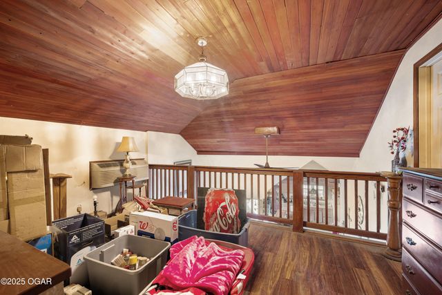 102 N Winfield Avenue, Joplin, MO 64801