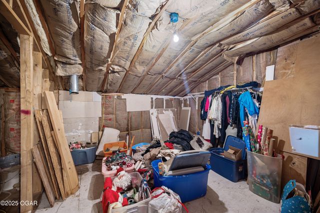 102 N Winfield Avenue, Joplin, MO 64801