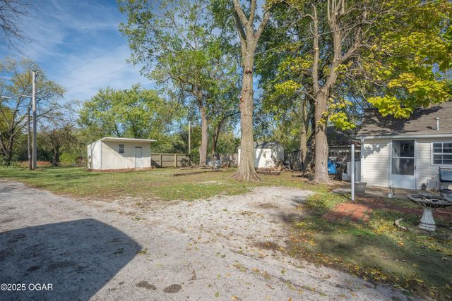 102 N Winfield Avenue, Joplin, MO 64801