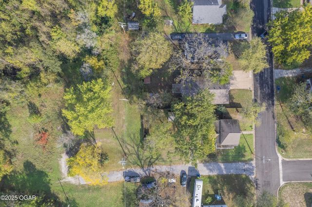 102 N Winfield Avenue, Joplin, MO 64801