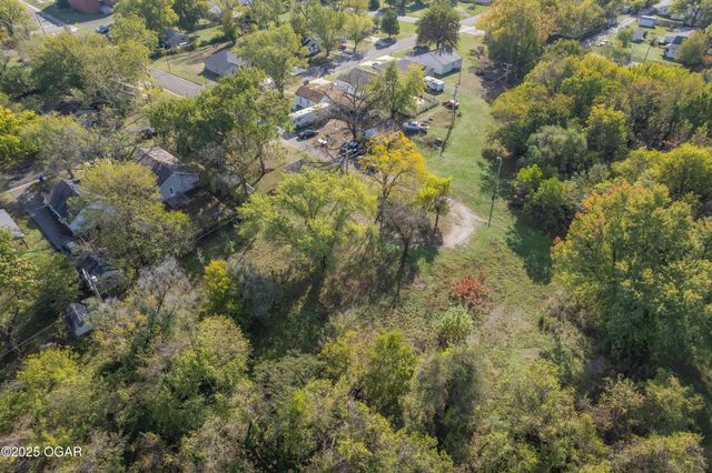 102 N Winfield Avenue, Joplin, MO 64801