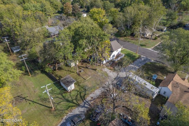 102 N Winfield Avenue, Joplin, MO 64801