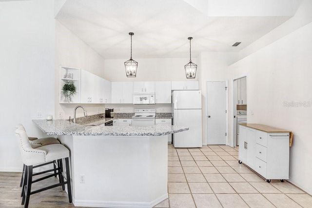 2418 NEW HAVEN CIRCLE 83, Sun City Center, FL 33573