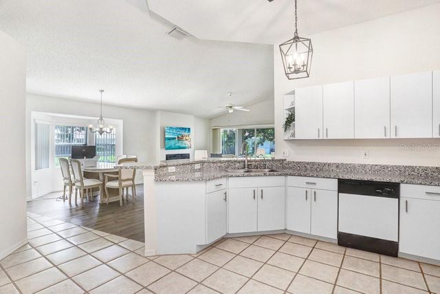2418 NEW HAVEN CIRCLE 83, Sun City Center, FL 33573