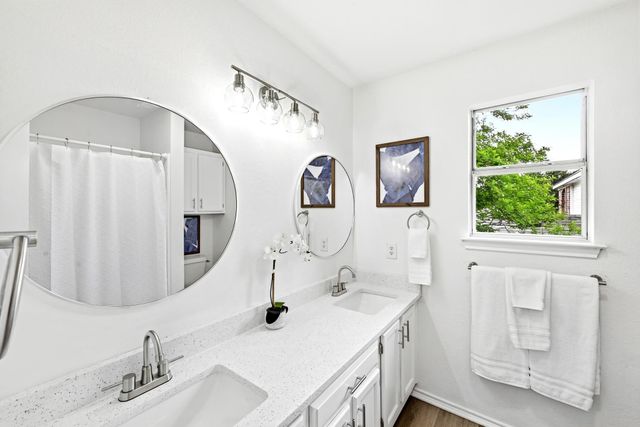 1812 Southwestern TRL, Round Rock, TX 78664