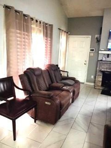 13046 Leader Street 976, Houston, TX 77072