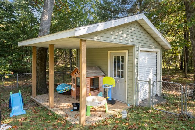 1242 Brian Drive, Muskegon, MI 49442