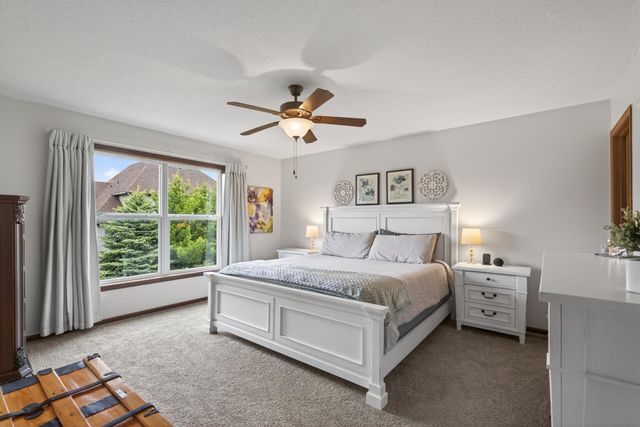 656 Lake Ridge Drive, Woodbury, MN 55129