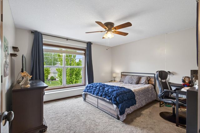 656 Lake Ridge Drive, Woodbury, MN 55129