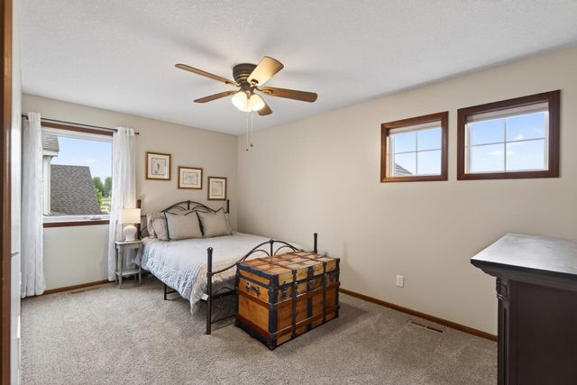 656 Lake Ridge Drive, Woodbury, MN 55129