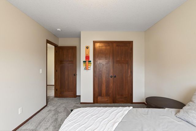 656 Lake Ridge Drive, Woodbury, MN 55129