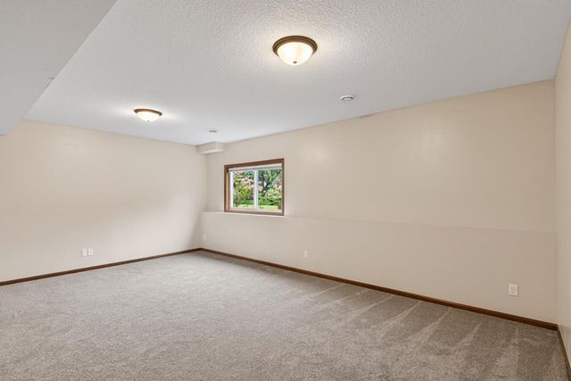 656 Lake Ridge Drive, Woodbury, MN 55129