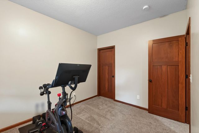 656 Lake Ridge Drive, Woodbury, MN 55129
