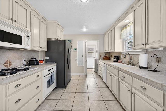 14 San Juan Drive, Salinas, CA 93901