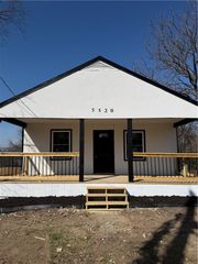 5520 TOPPING Avenue, Kansas City, MO 64129