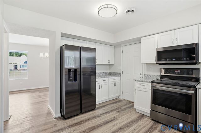 14221 Bermuda Point Ct, Chester, VA 23836