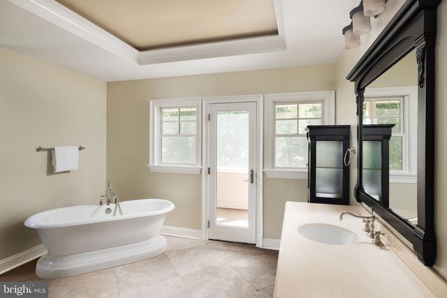 502 RIVER BEND RD, Great Falls, VA 22066