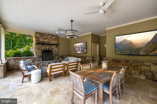 502 RIVER BEND RD, Great Falls, VA 22066
