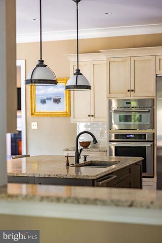 502 RIVER BEND RD, Great Falls, VA 22066