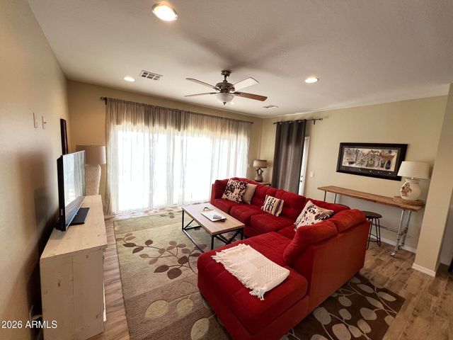 5721 E Leland Street, Mesa, AZ 85215