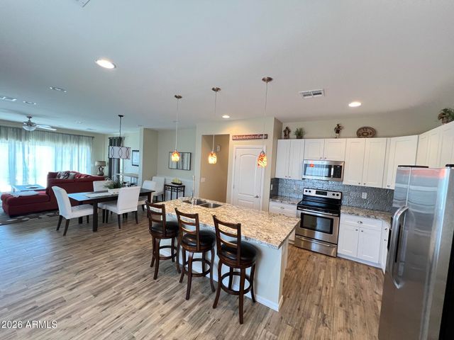 5721 E Leland Street, Mesa, AZ 85215