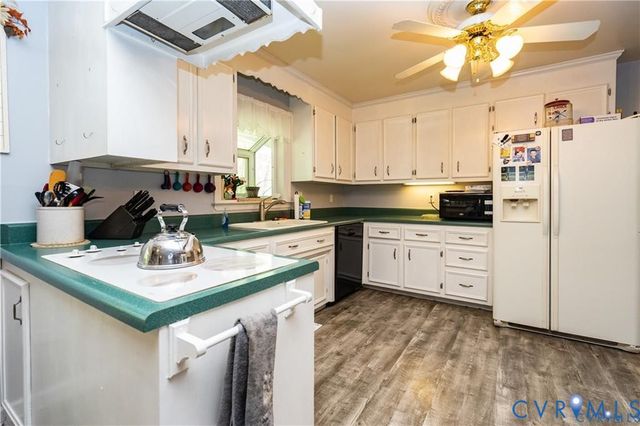 321 Warsaw Ave, Hopewell, VA 23860