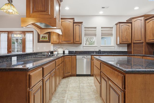 1191 Pinto Loop, Richland, WA 99352