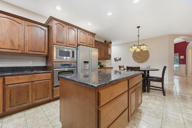 1191 Pinto Loop, Richland, WA 99352