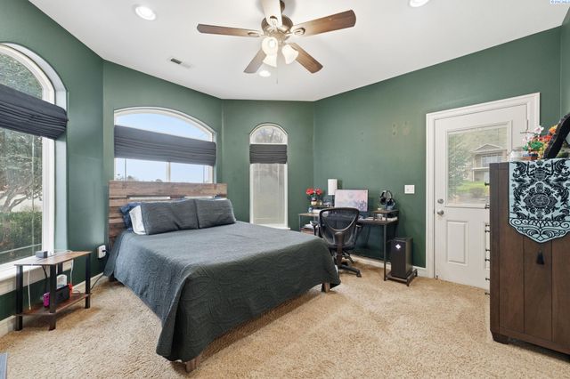 1191 Pinto Loop, Richland, WA 99352