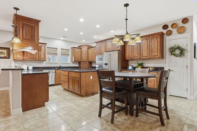 1191 Pinto Loop, Richland, WA 99352