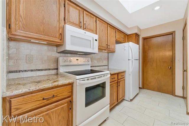 49321 Glasco Court, Utica, MI 48315