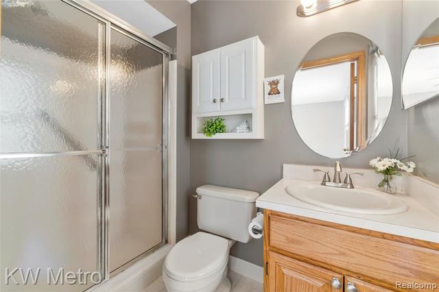 49321 Glasco Court, Utica, MI 48315