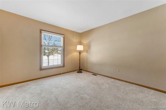 49321 Glasco Court, Utica, MI 48315