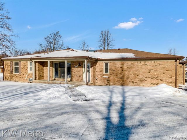 49321 Glasco Court, Utica, MI 48315