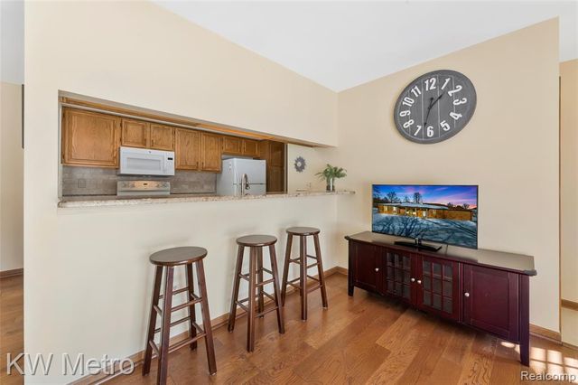 49321 Glasco Court, Utica, MI 48315