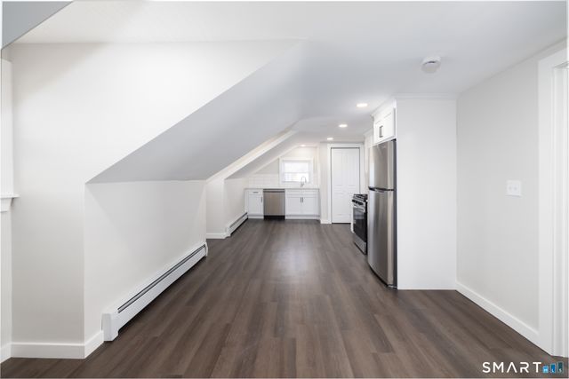 28 Aircraft Road i, Southington, CT 06489