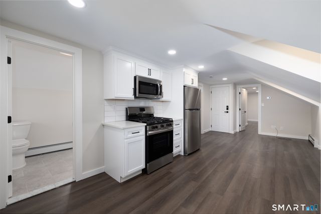 28 Aircraft Road i, Southington, CT 06489