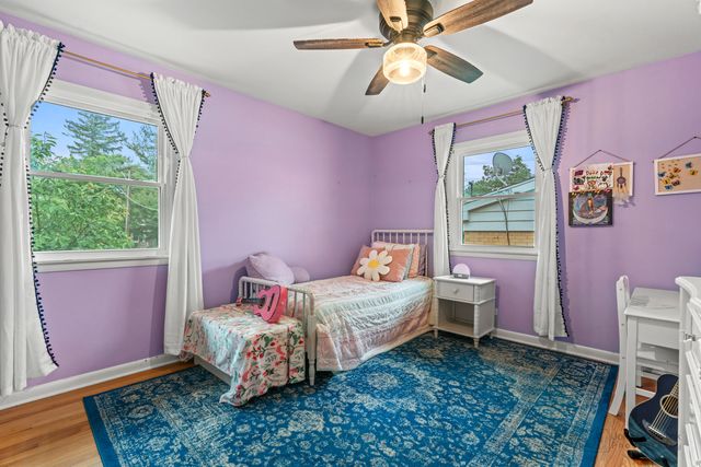 925 S Chestnut Avenue, Arlington Heights, IL 60005