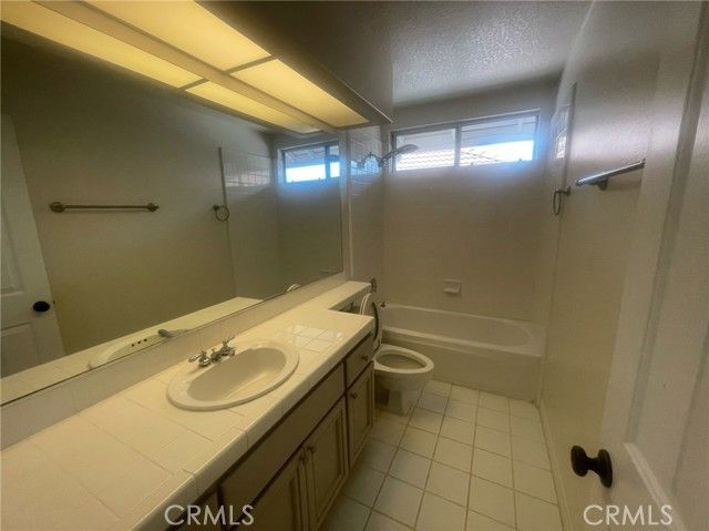 259 Saint Croix Court, Oak Park, CA 91377