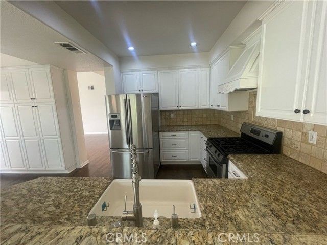259 Saint Croix Court, Oak Park, CA 91377