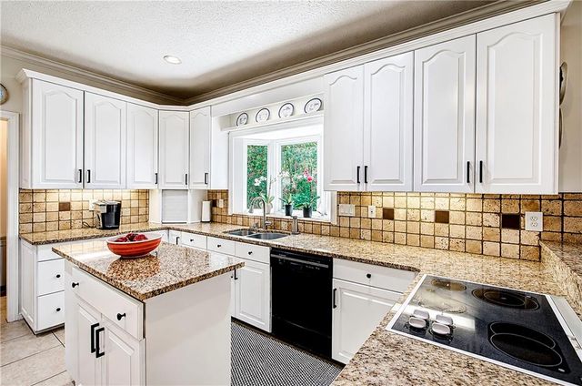 300 Sassafras Mountain Trail, Jasper, GA 30143