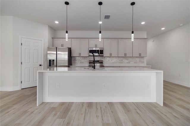 1043 YAKUTAT AVENUE SE, Palm Bay, FL 32909