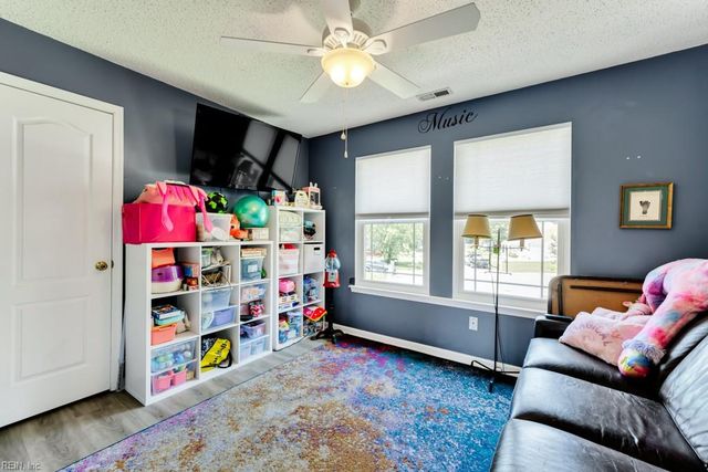 801 Winter King CT, Chesapeake, VA 23323